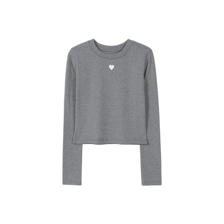 Women’s long-sleeved basic t-shirt with fashionable heart detail Chic & Stil