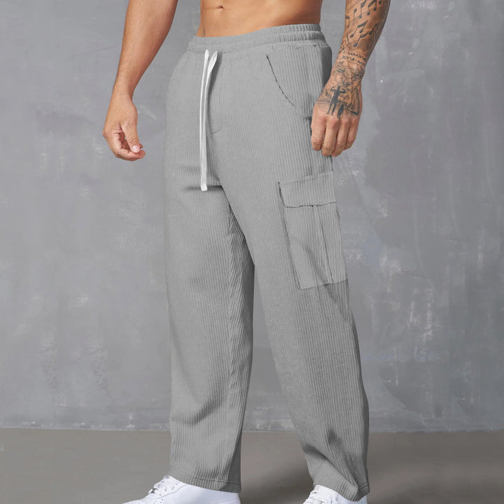 Casual cargo pants for men with elastic waist and practical pockets Lune London