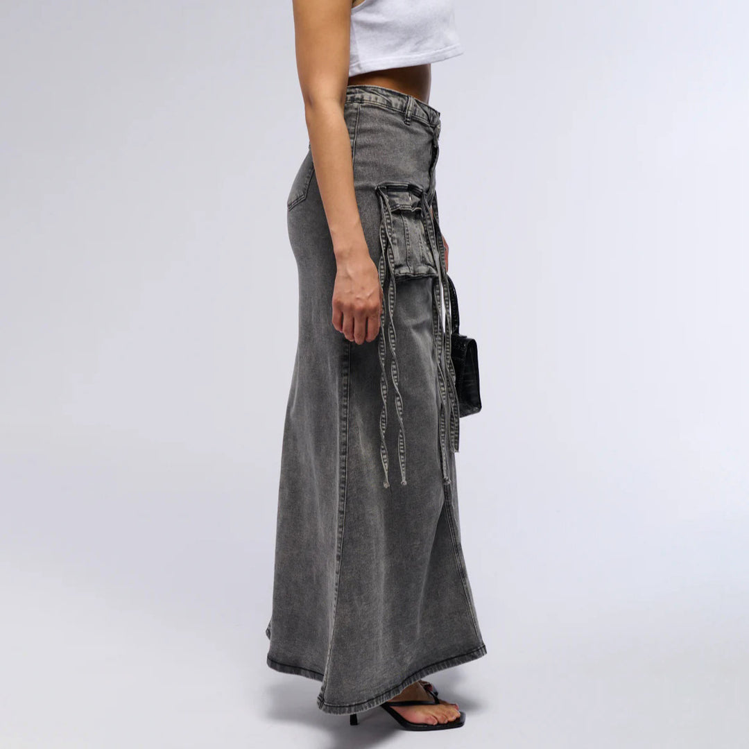 Long denim skirt for women with a high waist and practical pockets Lune London