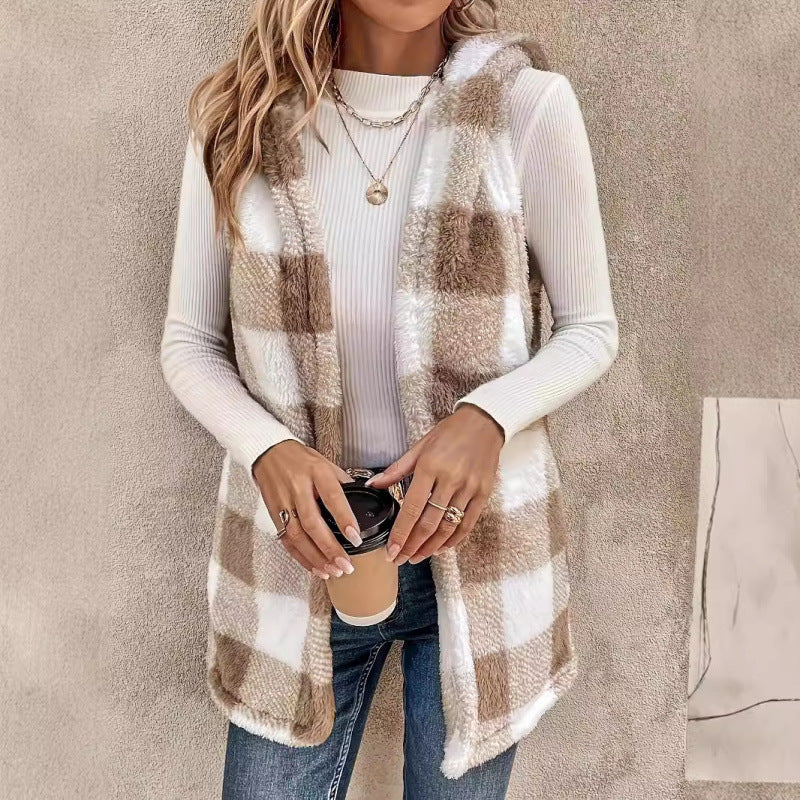 Women Cozy Checkered Vest in Plush Material Lune London