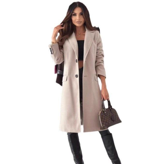 Classic oversized coat for women with elegant lapel and practical pockets Lune London