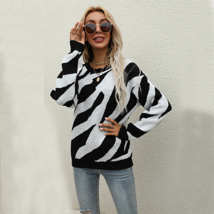 Pull tricoté élégant pour femmes avec un motif animal frappant et une coupe innovante Chic & Stil
