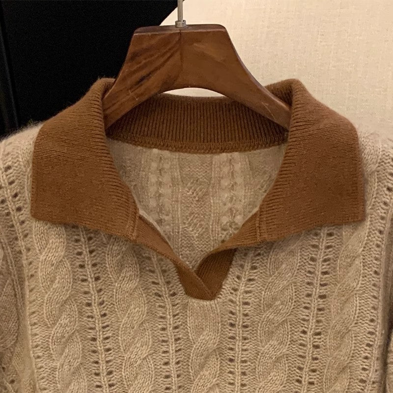 Stylish knitted sweater for women with a distinctive ribbed pattern and polo collar Lune London