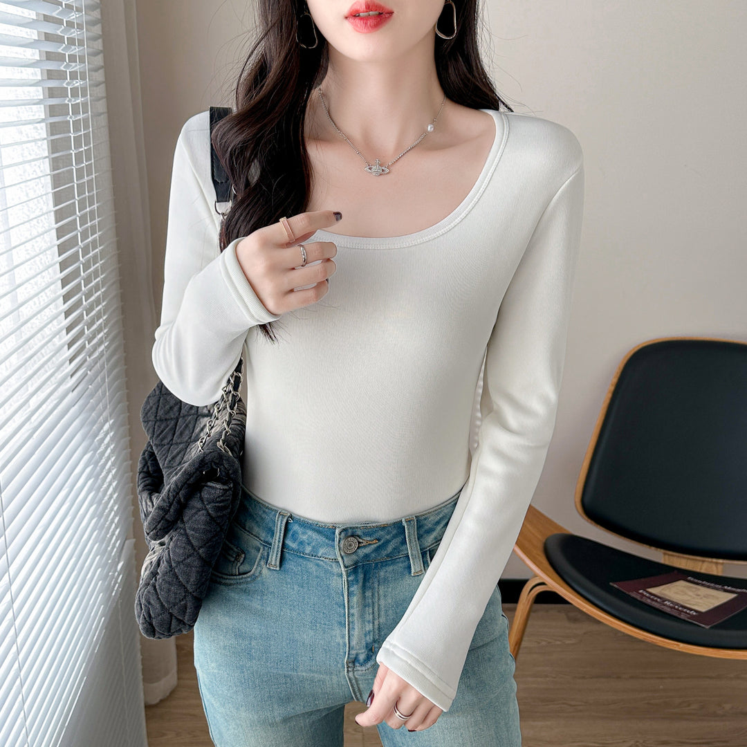 Ladies elegant long-sleeved top with fashionable round neckline Chic & Stil