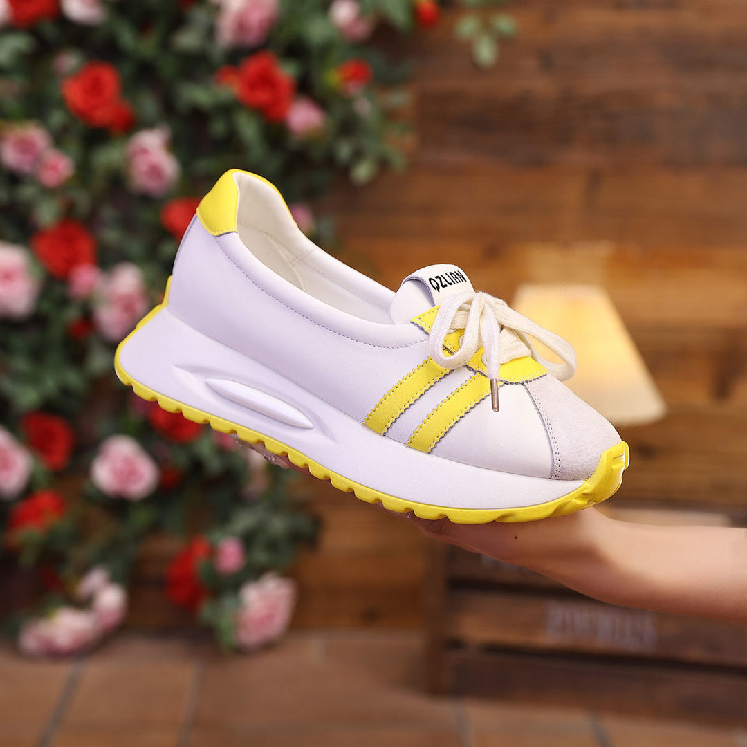 Comfortable sneakers for ladies in a trendy blend of leather and textile Lune London