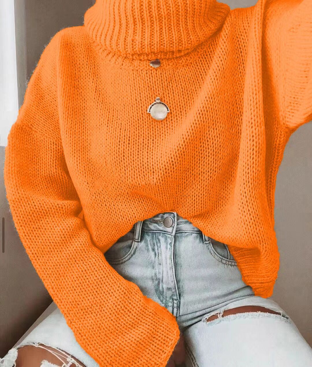 Knitted women's sweater with turtleneck and relaxed fit Lune London