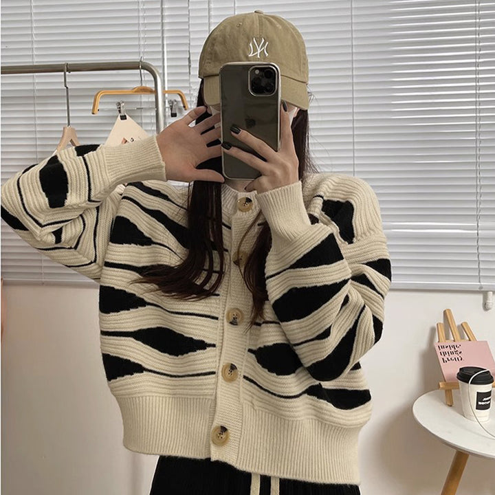 Trendy striped look women's knit jacket Lune London