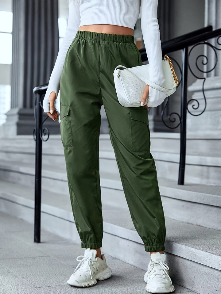 High-waisted cargo pants for women with practical side pockets Lune London