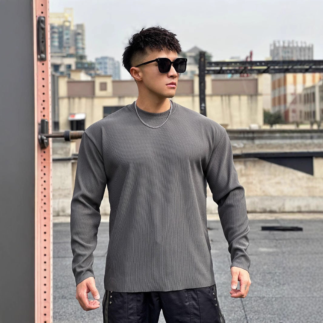 Men's long sleeve t-shirt in high quality ribbed material with a casual chic and stylish cut