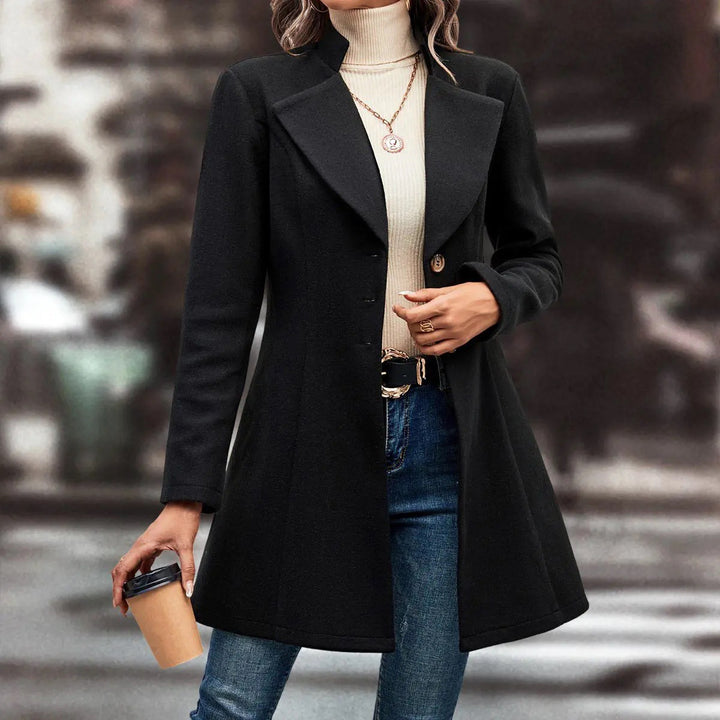 Elegant trench coat for women with modern silhouette Lune London