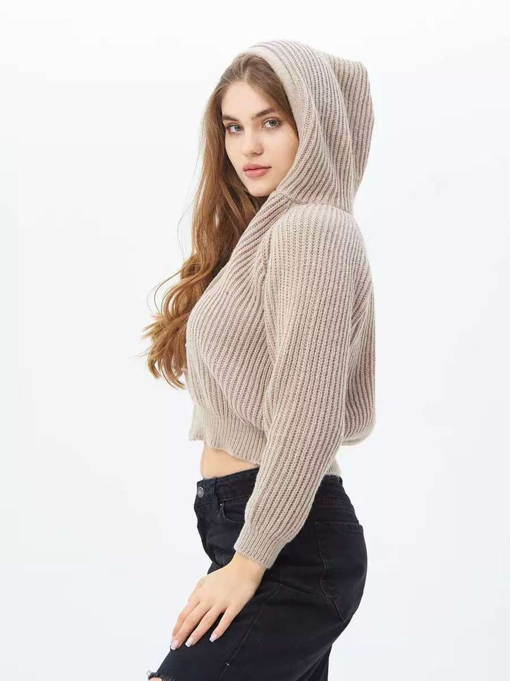 Cozy hooded sweatshirt for women with ribbed design and cropped fit Lune London