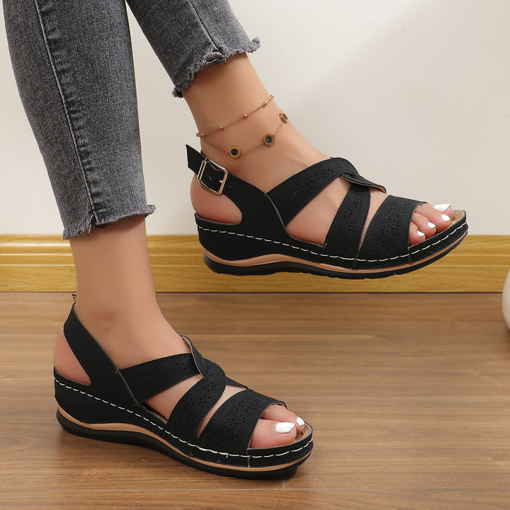 Comfortable sandals for women with adjustable foot straps Lune London