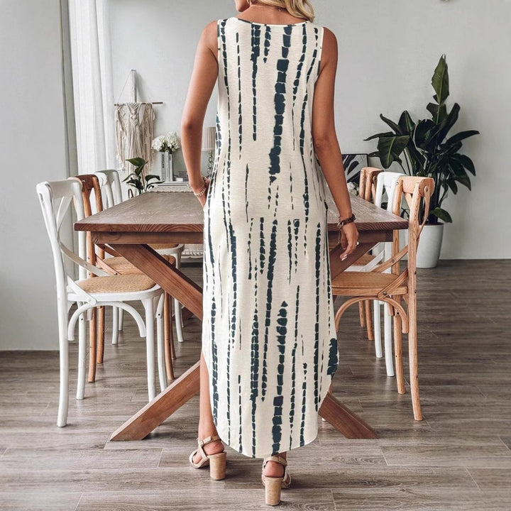 Sleeveless maxi dress with V-neck for women with pockets Lune London