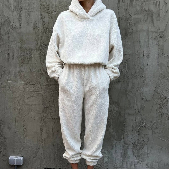 Women's Cozy Fleece Set with Hood and Elastic Waistband Lune London