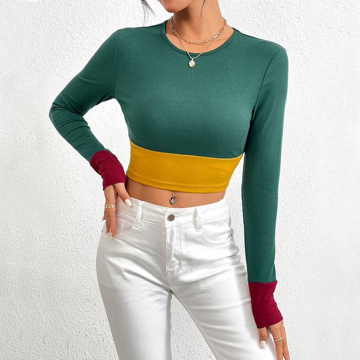 Short top for women with colorful design and long sleeves Chic & Stil