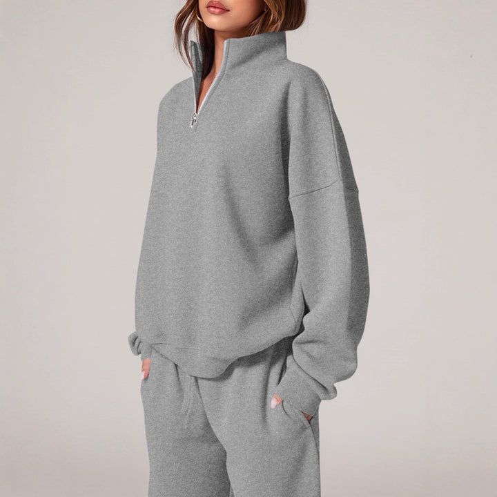 Casual sweatpants set for women with high collar and zipper Lune London