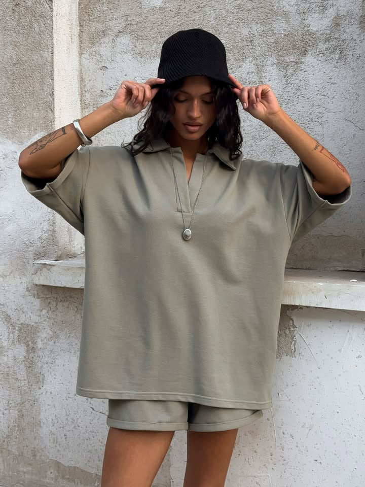 Comfortable polo dress for women with short sleeves and trendy collar Lune London