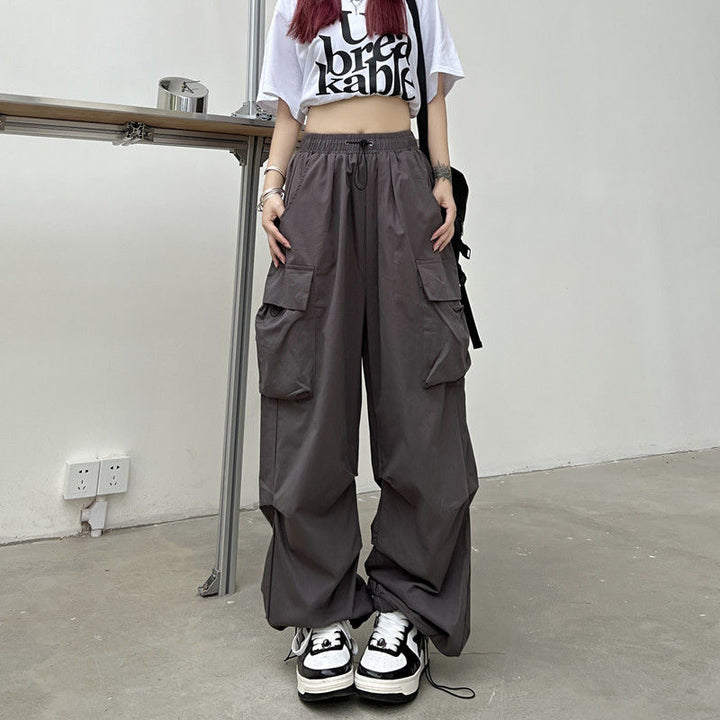 Women's cargo pants with practical side pockets and elastic waistband