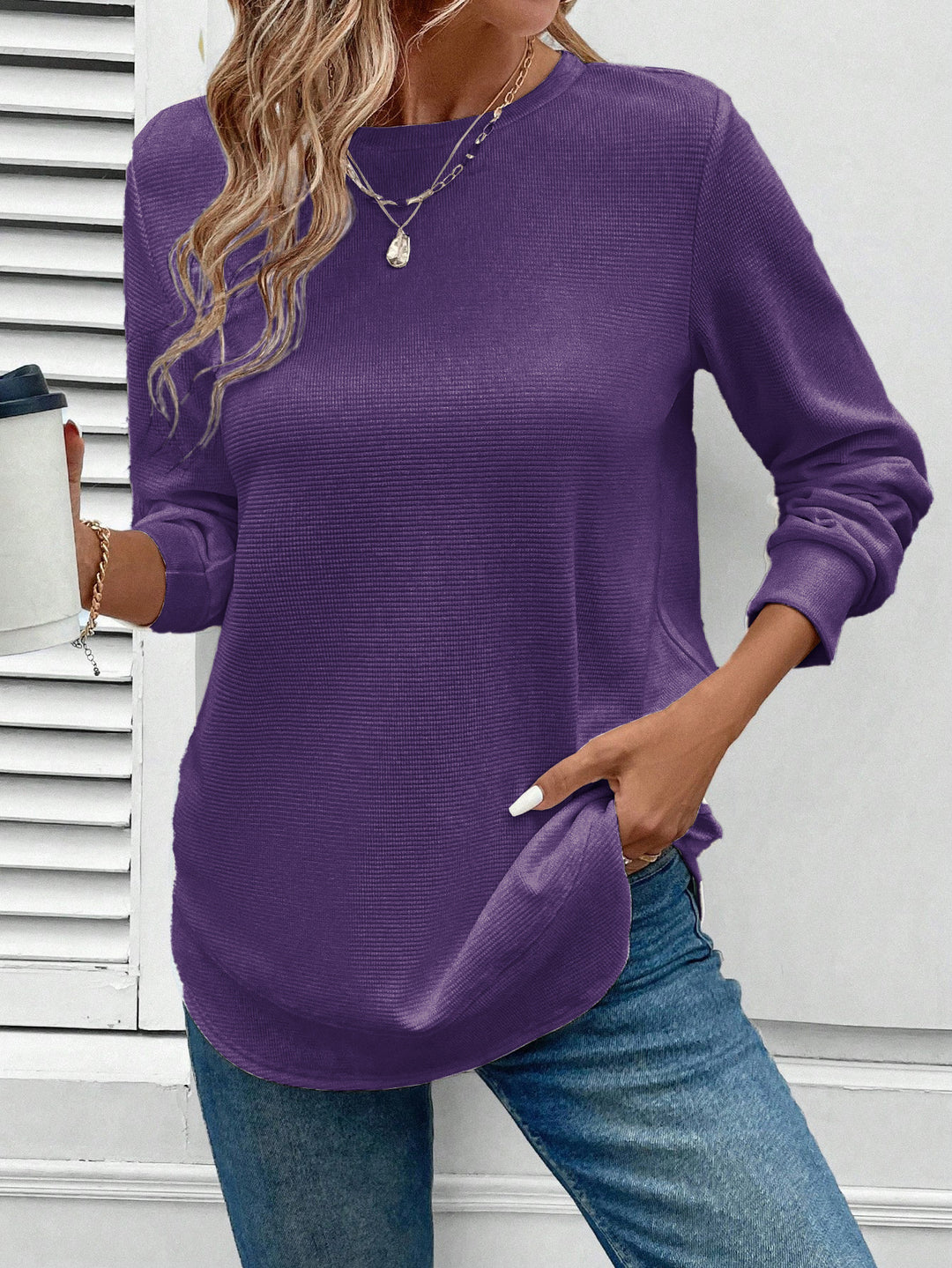 Casual long sleeve t-shirt for women with a fine texture and side slits Lune London