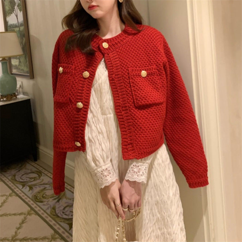 Cardigan pour femmes avec boutons décoratifs et design texturé Chic & Stil