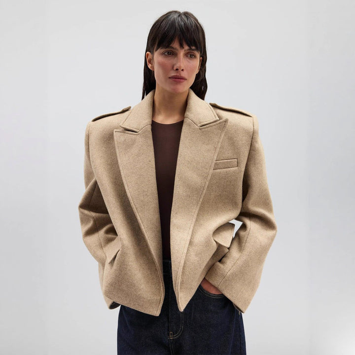 Women’s oversized fashion blazer with narrow lapels Lune London