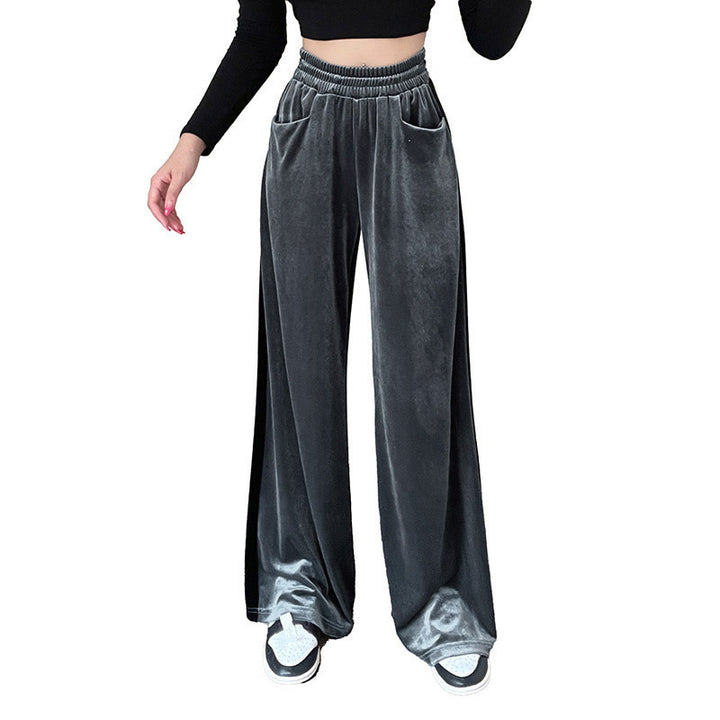 Wide Palazzo pants for ladies in velvet material with high waist and practical pockets Lune London