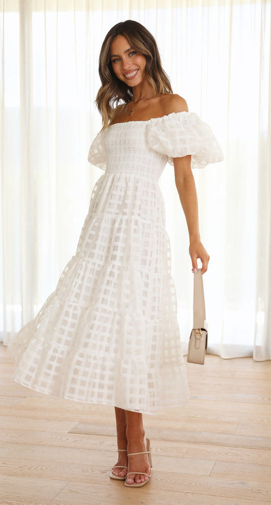 Robe maxi pour femmes avec des manches bouffantes aérées et un corsage froncé Chic & Stil
