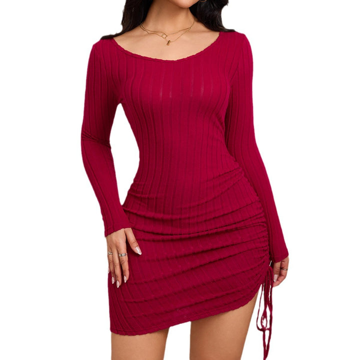 Robe courte ajustée pour femme avec fronces et élégant col bateau Chic & Stil
