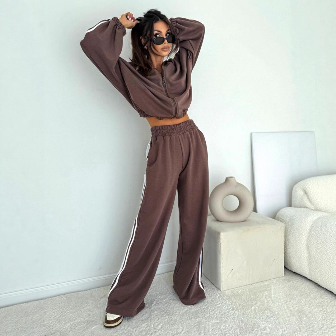 Women’s sports set with voluminous sleeves and zipper Lune London