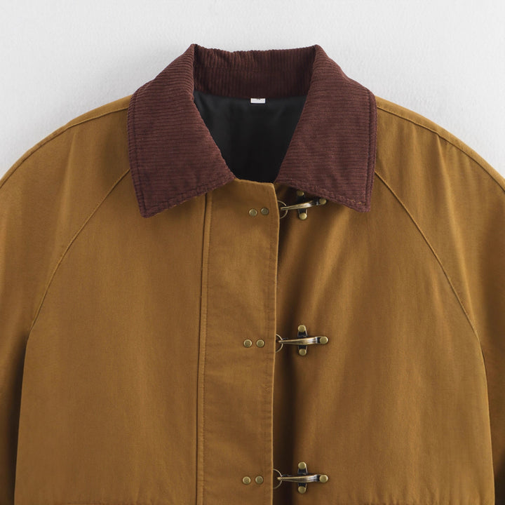 Women's utility jacket with practical pocket design and quilted collar Lune London