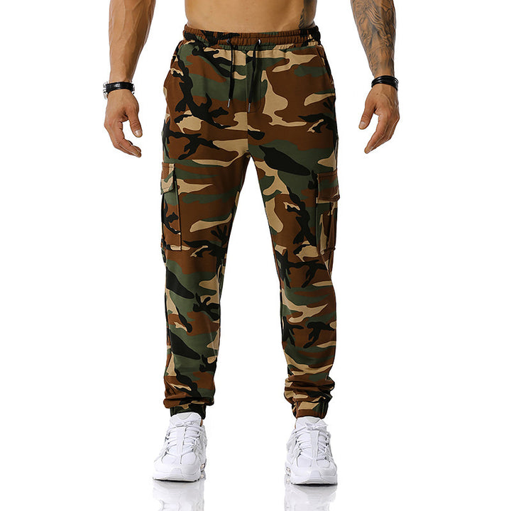 Camouflage cargo pants for men with elastic waistband and practical side pockets Lune London