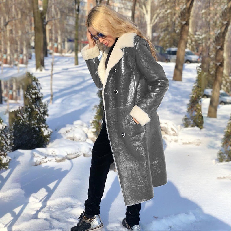 Elegant long coat for women with high-quality lamb collar and double row of buttons Lune London