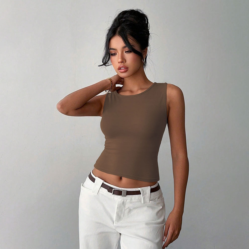 Chic & Stil women's short top with a fitted cut and classic round neck