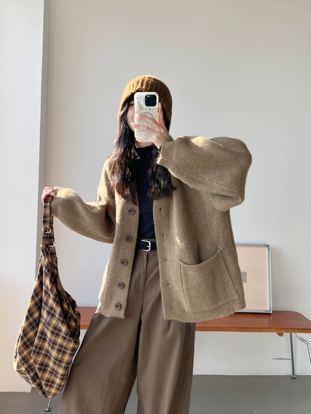 Cardigan Douillet pour Femme avec Grandes Poches et Détails de Boutons Chic & Stil