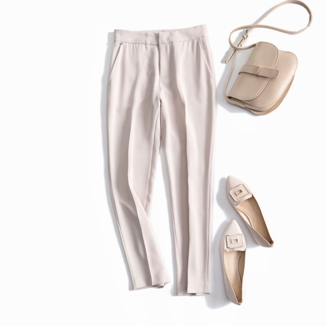 Pantalons chinos élégants pour femmes avec ceinture ajustable Chic & Stil