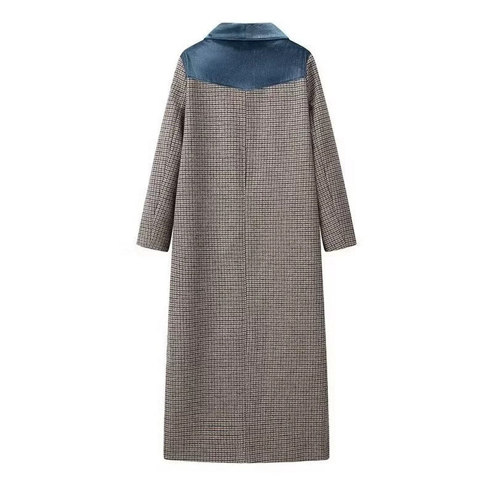 Elegant long sleeve women's coat with velvet accents Lune London