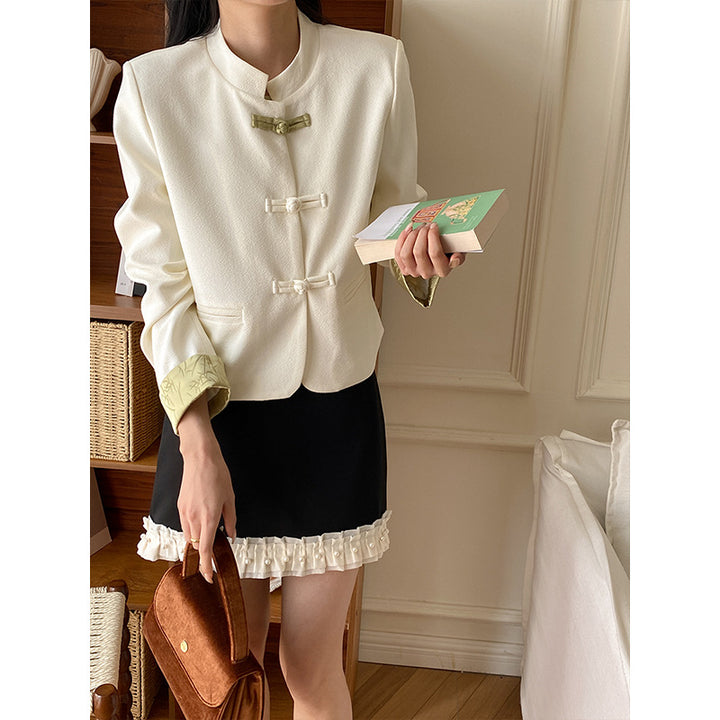 Women's elegant short jacket with decorative buttons Chic & Stil