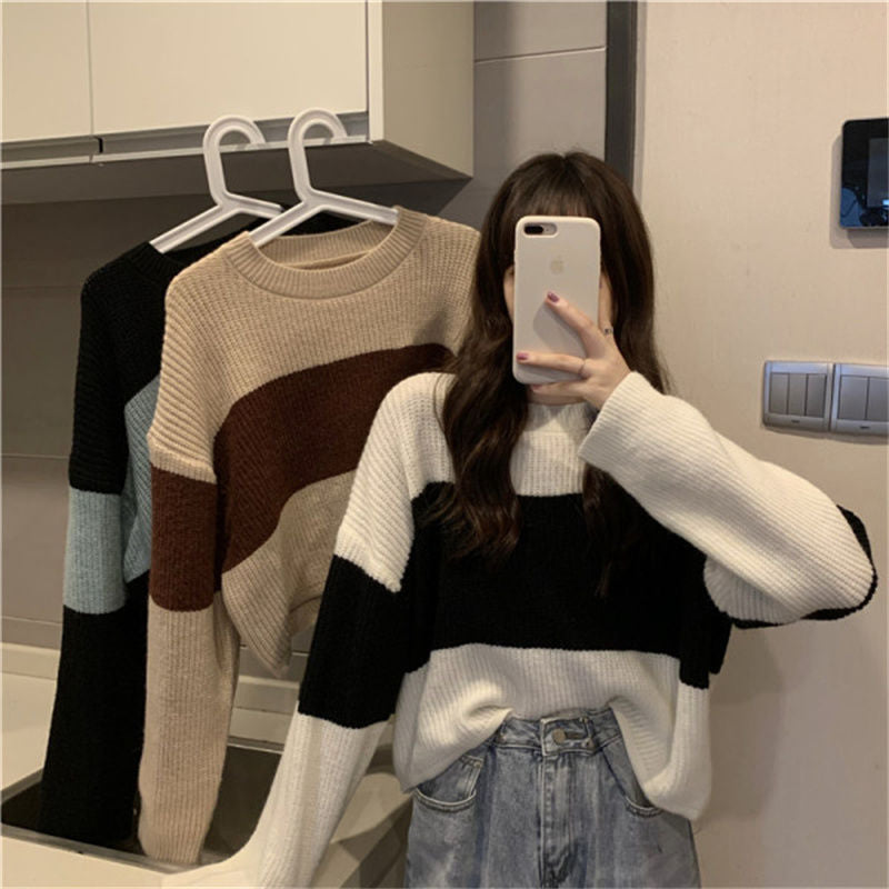 Knitted sweater for women with wide sleeves and a contrast design Lune London