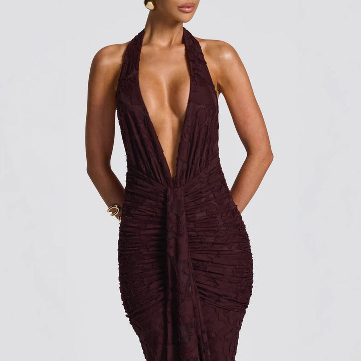 Glamorous evening dress for women with deep V-neck and ruched texture Chic & Stil