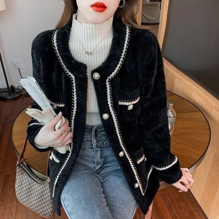 Cardigan pour femmes avec mélange de coton à la mode et boutons en perles brillants Chic & Stil
