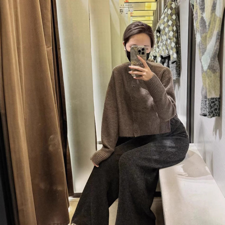 Cardigan court en tricot élégant pour femme avec fermeture par bouton Chic & Stil
