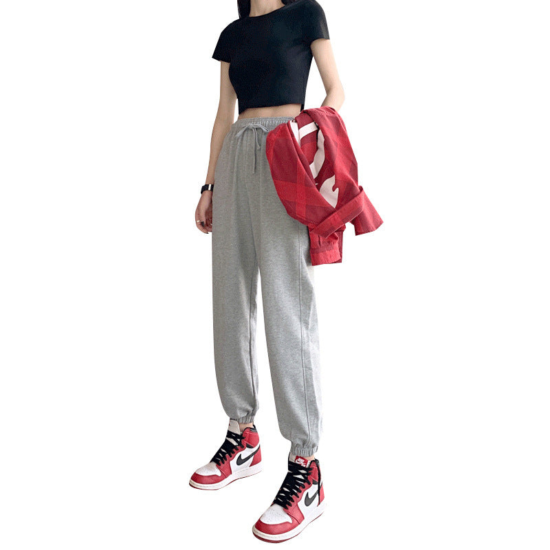 Ladies comfortable sports pants with elastic waistband and modern details Lune London