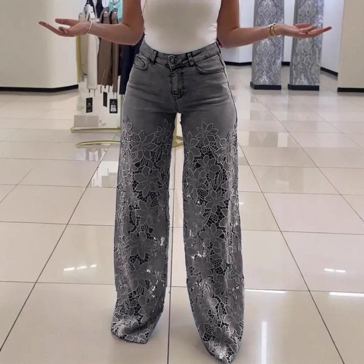 Elegant and Floral High-Waisted Jeans Lune London