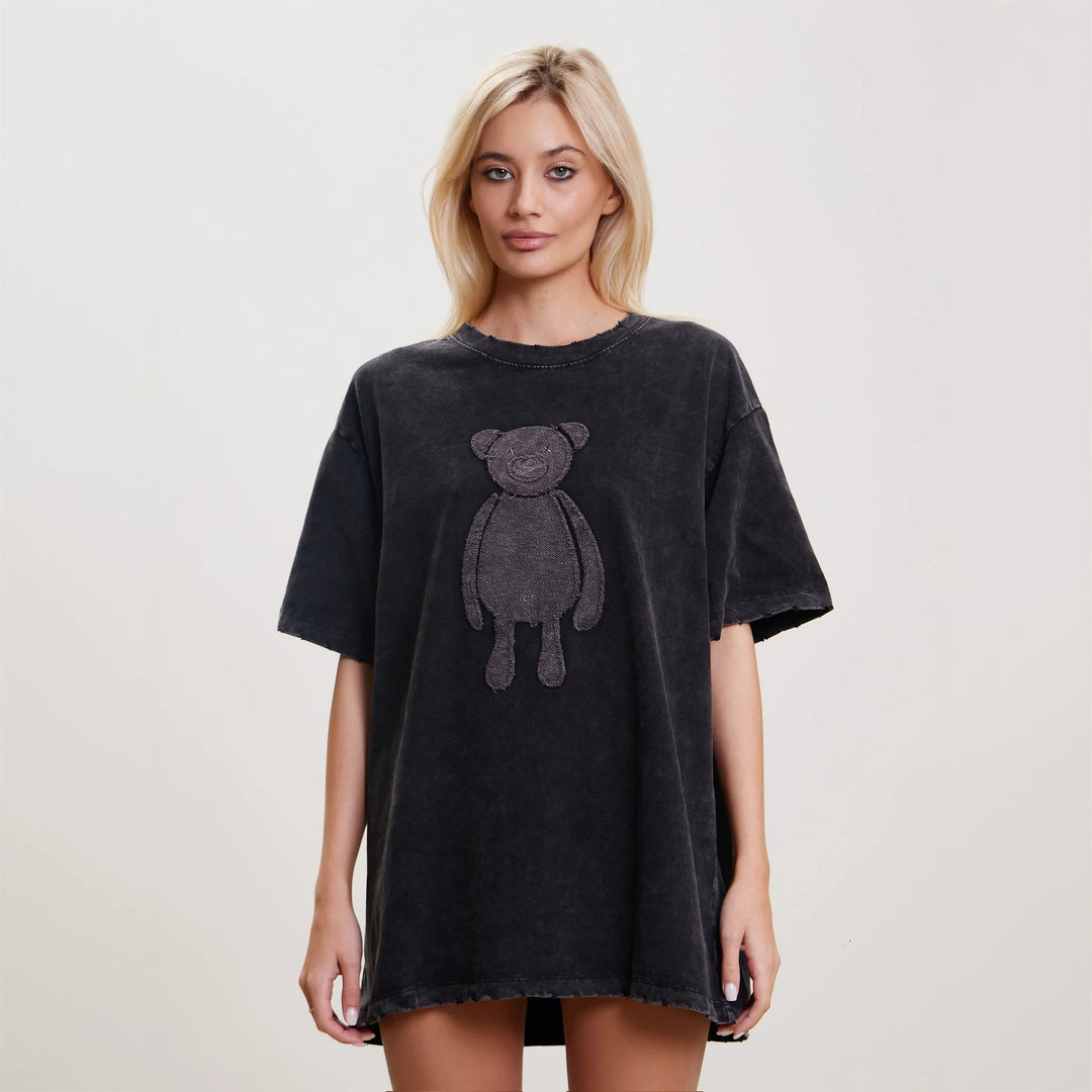 Oversized t-shirt for women with creative bear design Lune London