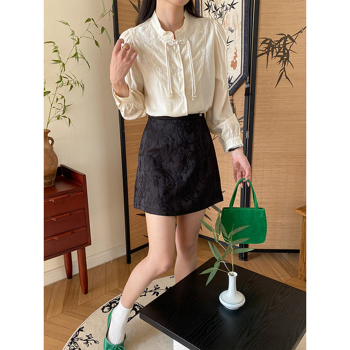 Women's elegant blouse with ruffles and pearls Chic & Stil