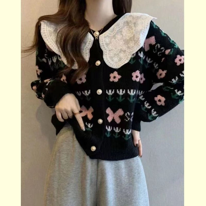Cardigan femme avec motifs floraux et grand col Chic & Stil