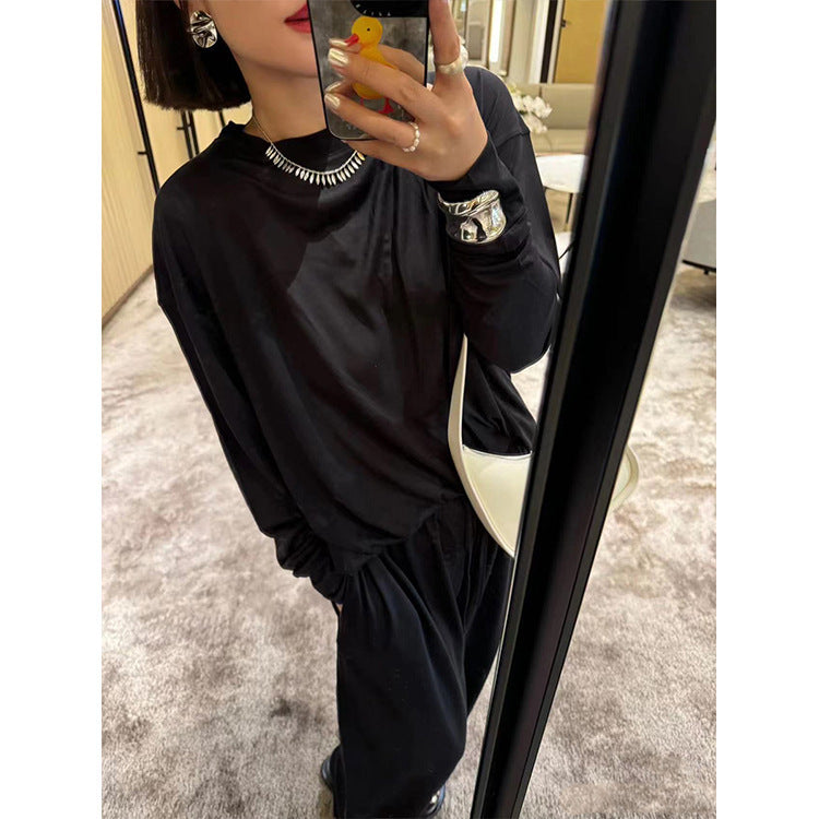 Women oversized long sleeve T-shirt with relaxed fit and wide neckline Lune London