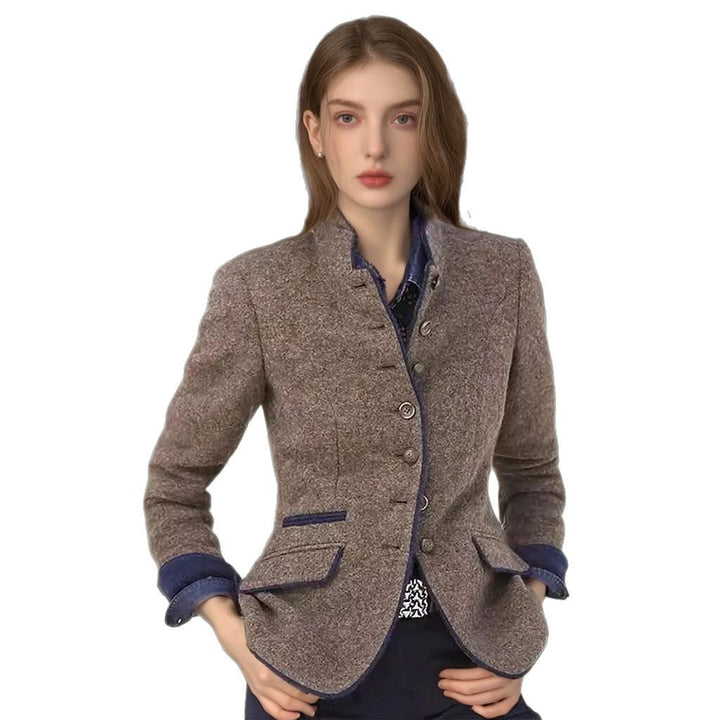 Elegant blazer jacket for women with button placket and practical pockets Lune London