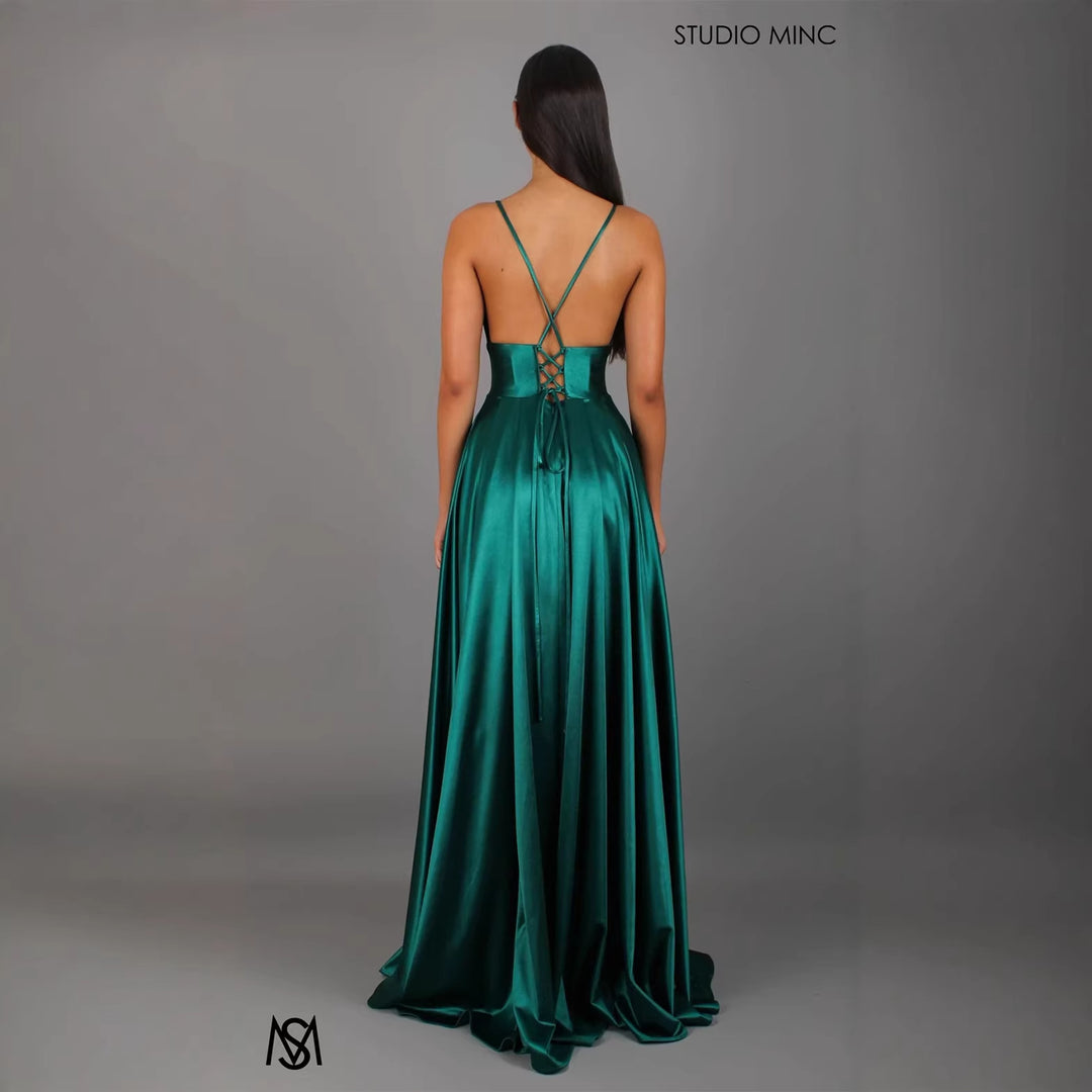 Elegant evening dress for women with deep V neckline and high split skirt Chic & Stil