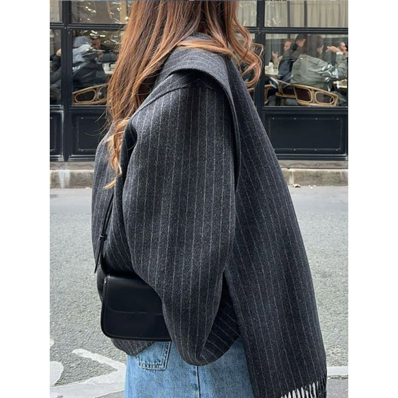 Ladies Trendy and Casual Wool Jacket with Elegant Collar Lune London